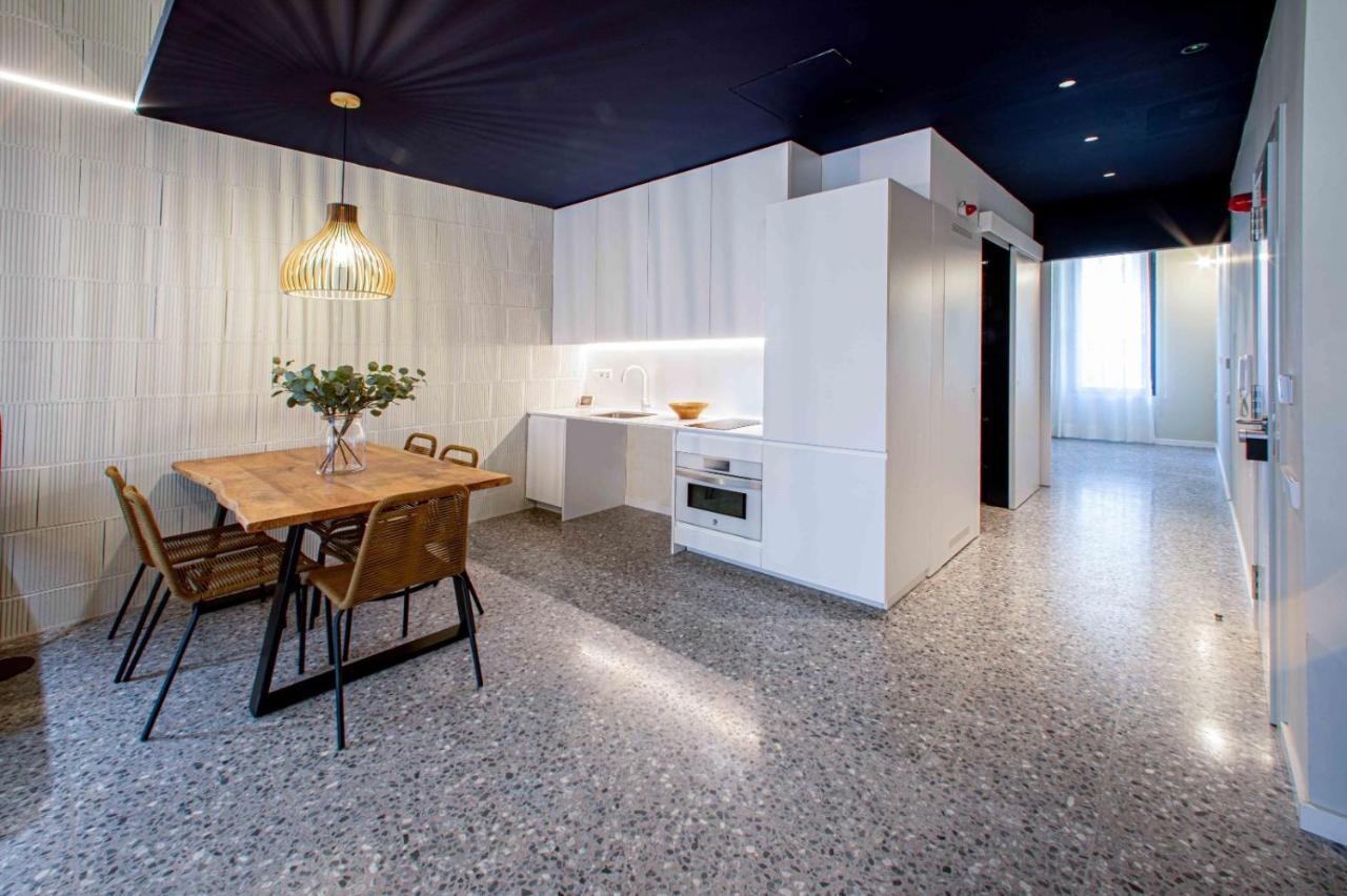 Barcelona Touch Apartments - Rosich L'Hospitalet de Llobregat Eksteriør billede